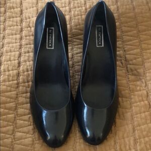 M. PATRICK PERFECT DARK NAVY PUMPS NWT